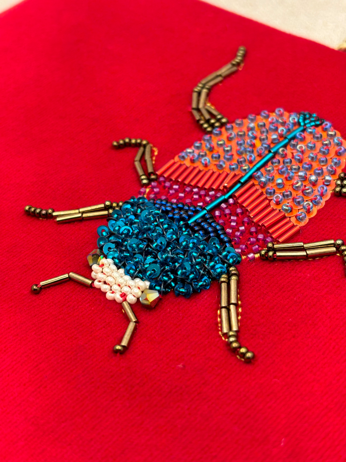 CLUTCH BUG ESCARABAJO ROJO