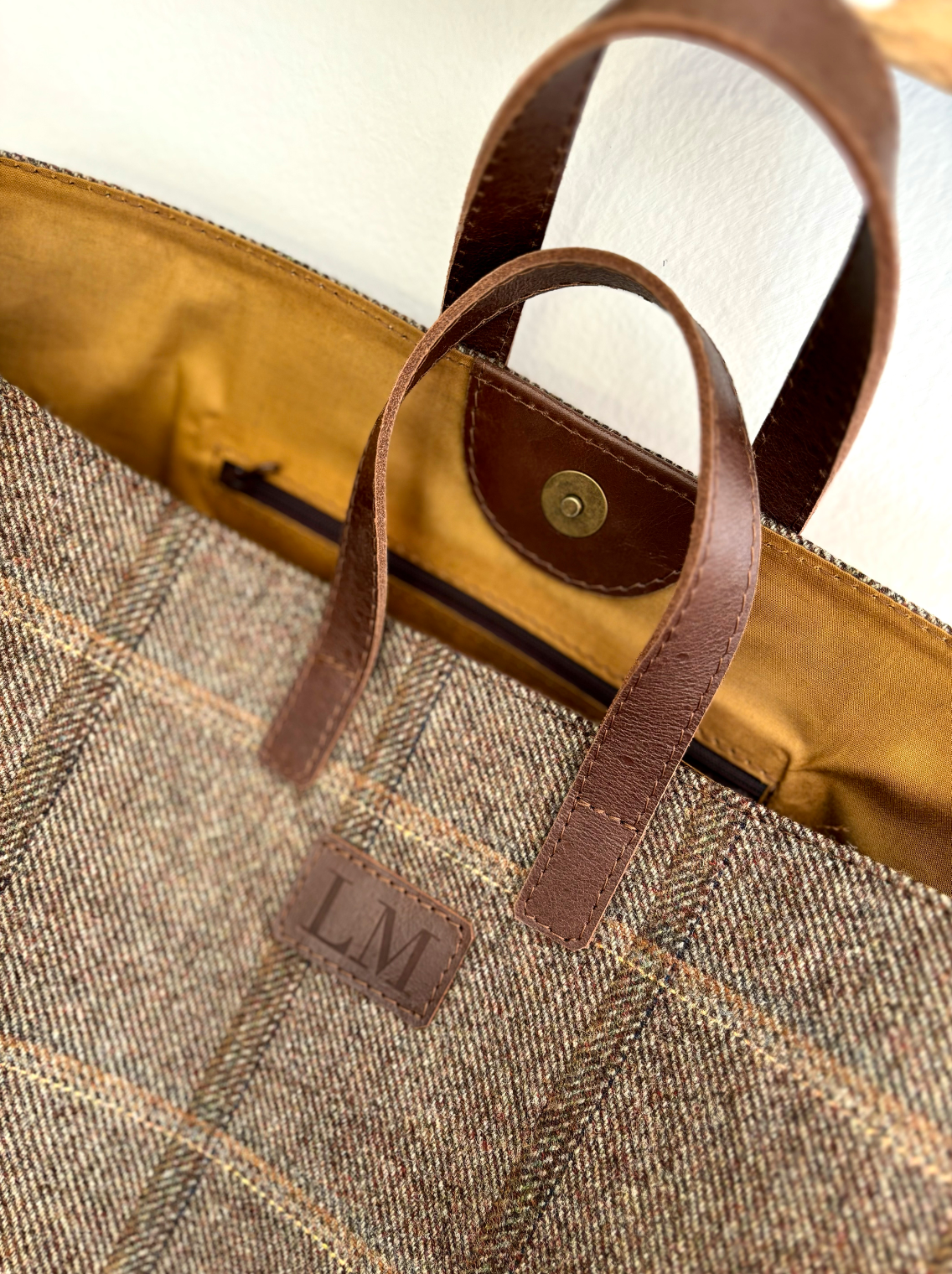 London Hand Bag / Brown