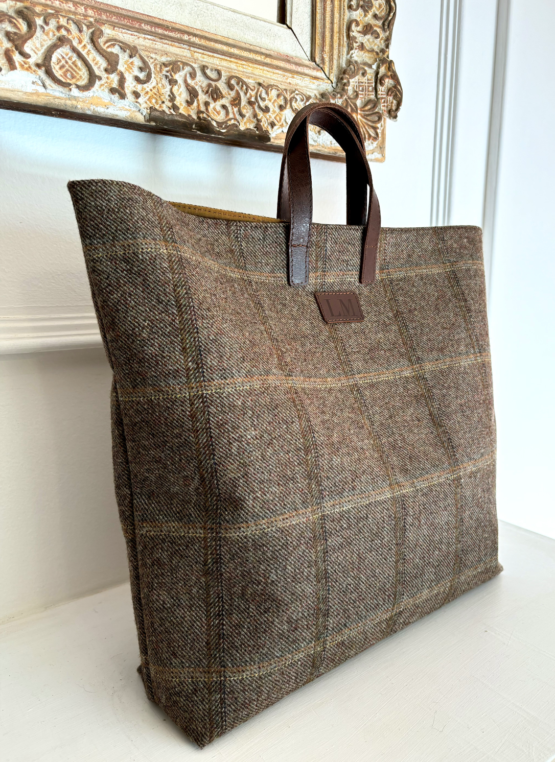 London Hand Bag / Brown