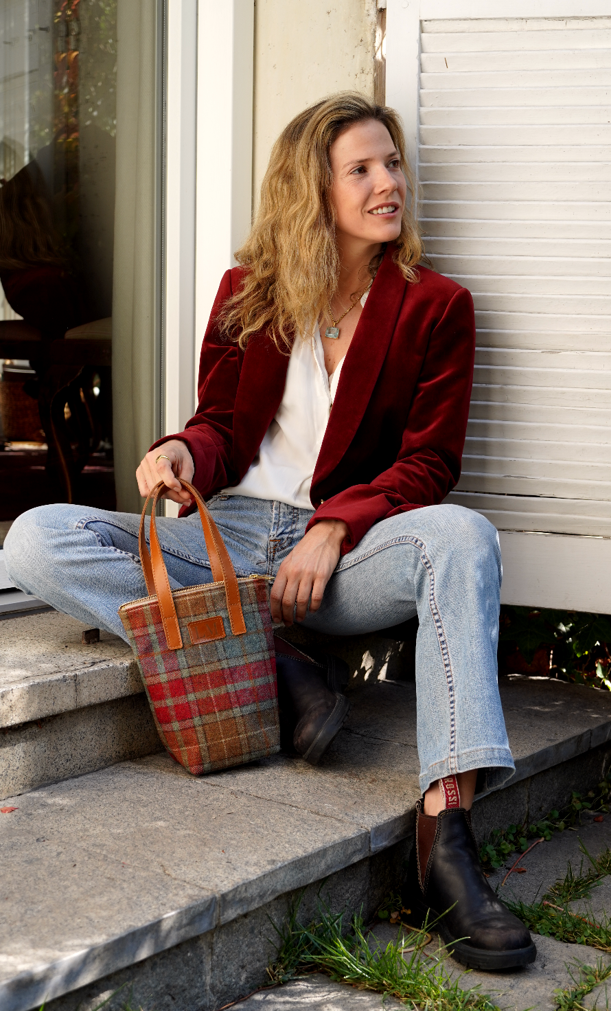 ALL VELVET / RED BLAZER